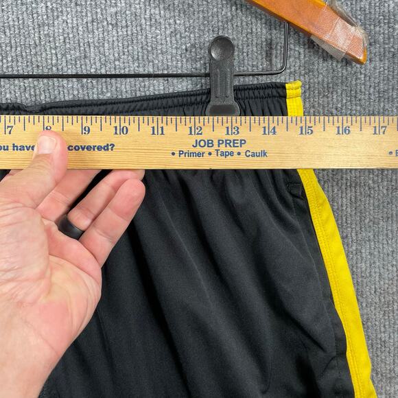 Nike Dri-Fit Live Strong Gym Shorts Men's Medium Black/Yellow Stretch Active - Picture 2 of 10